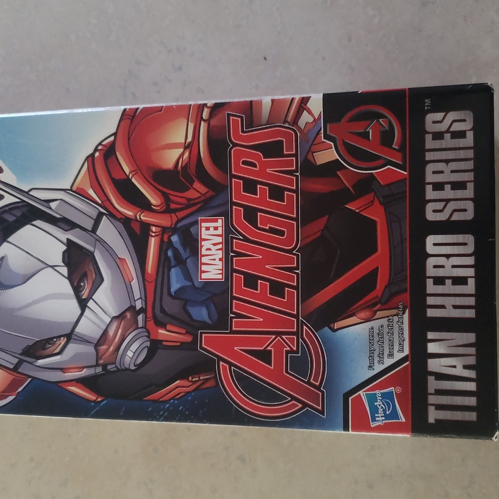Marvel Ant-Man Figure with Red and Black Suit - Picture 3 of 4